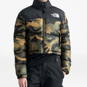 The North Face Nuptse Women’s CAMO CROPPED Size Small